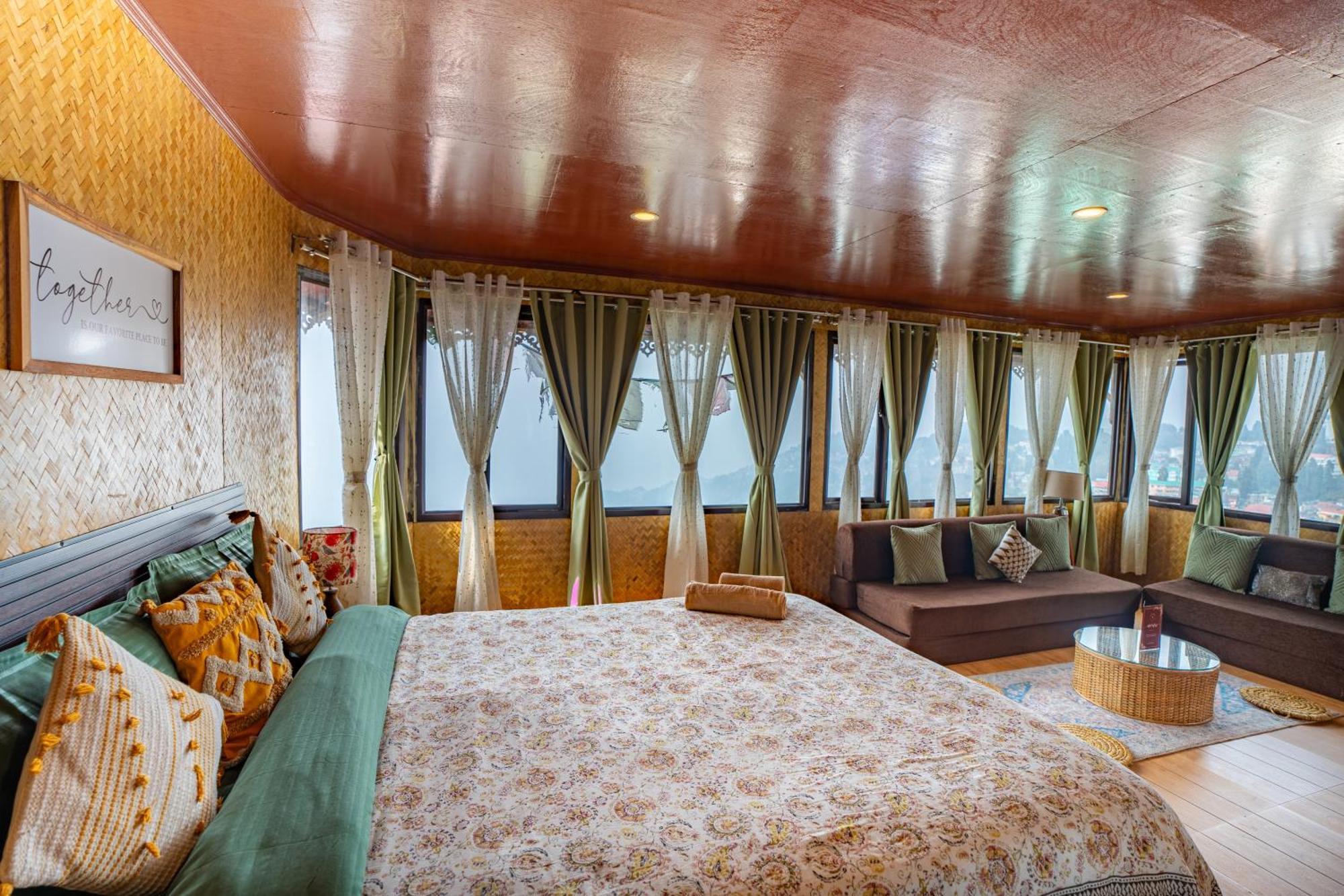Monratino Himadrie -2 Mins Walk From Mall Road - All Rooms Have Kanchenjunga Mountain View Дарджилинг Экстерьер фото