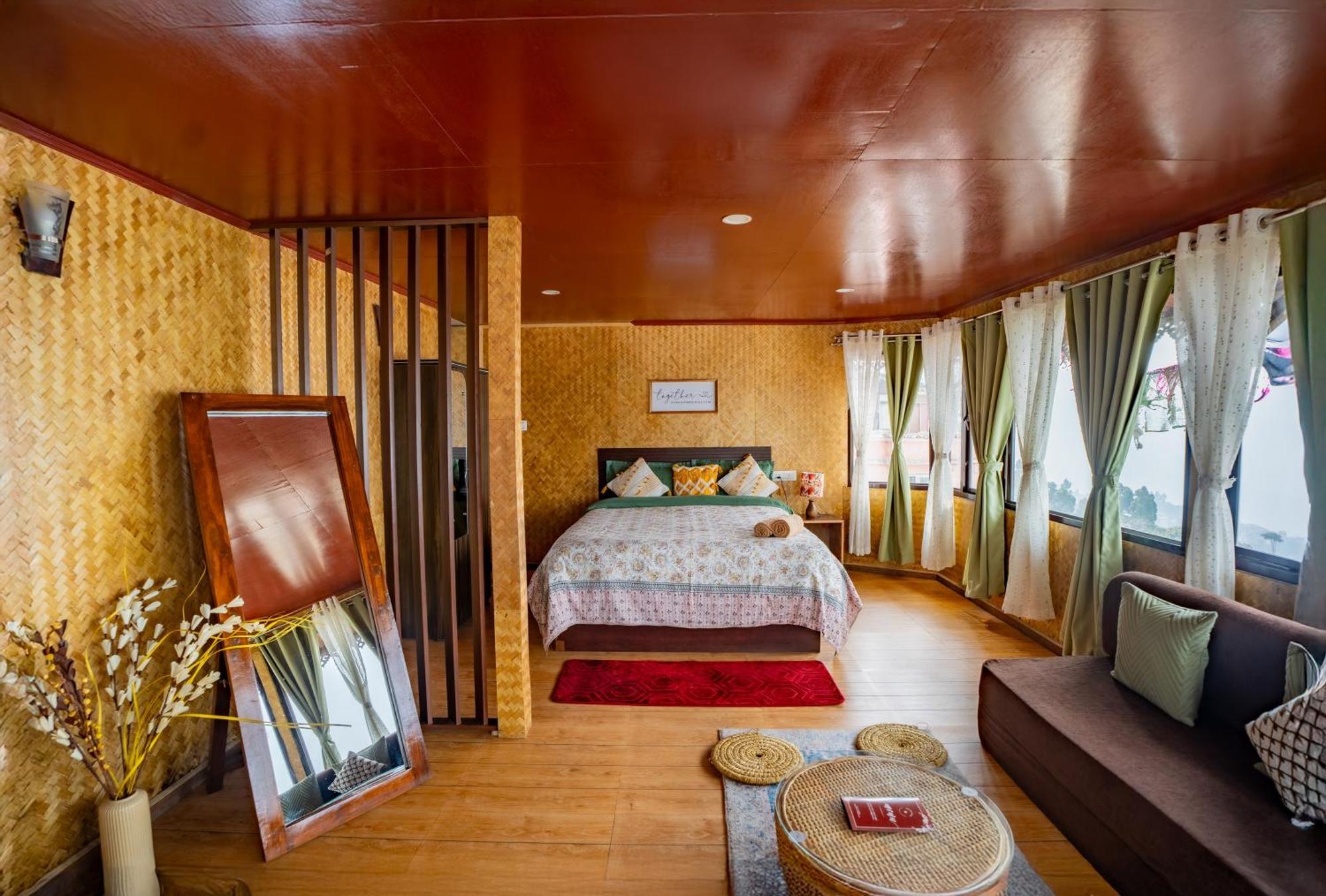 Monratino Himadrie -2 Mins Walk From Mall Road - All Rooms Have Kanchenjunga Mountain View Дарджилинг Экстерьер фото