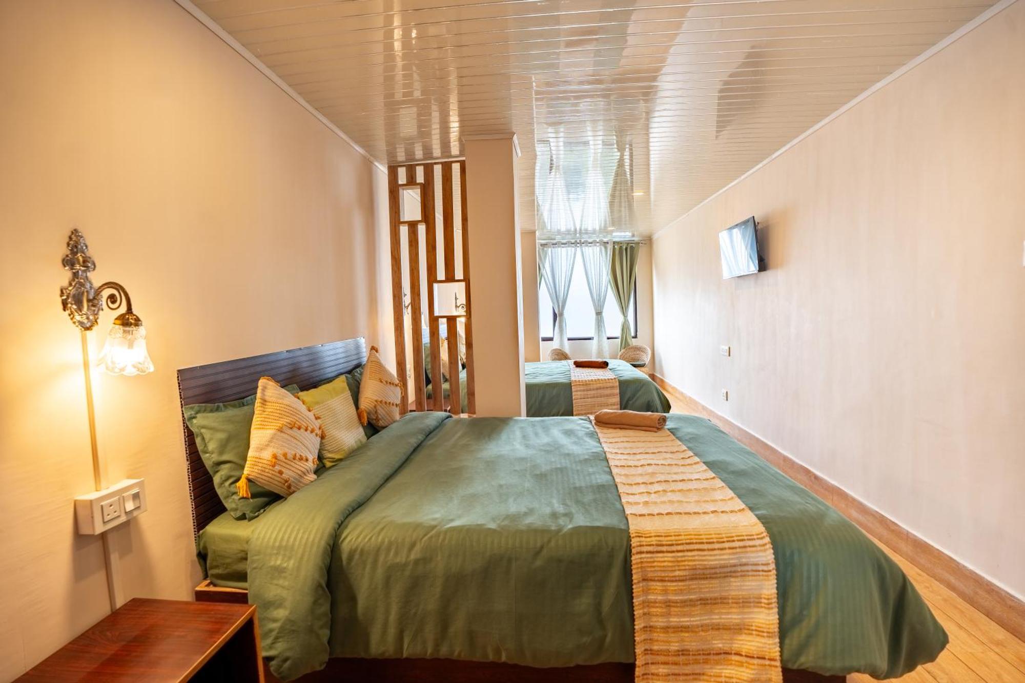 Monratino Himadrie -2 Mins Walk From Mall Road - All Rooms Have Kanchenjunga Mountain View Дарджилинг Экстерьер фото