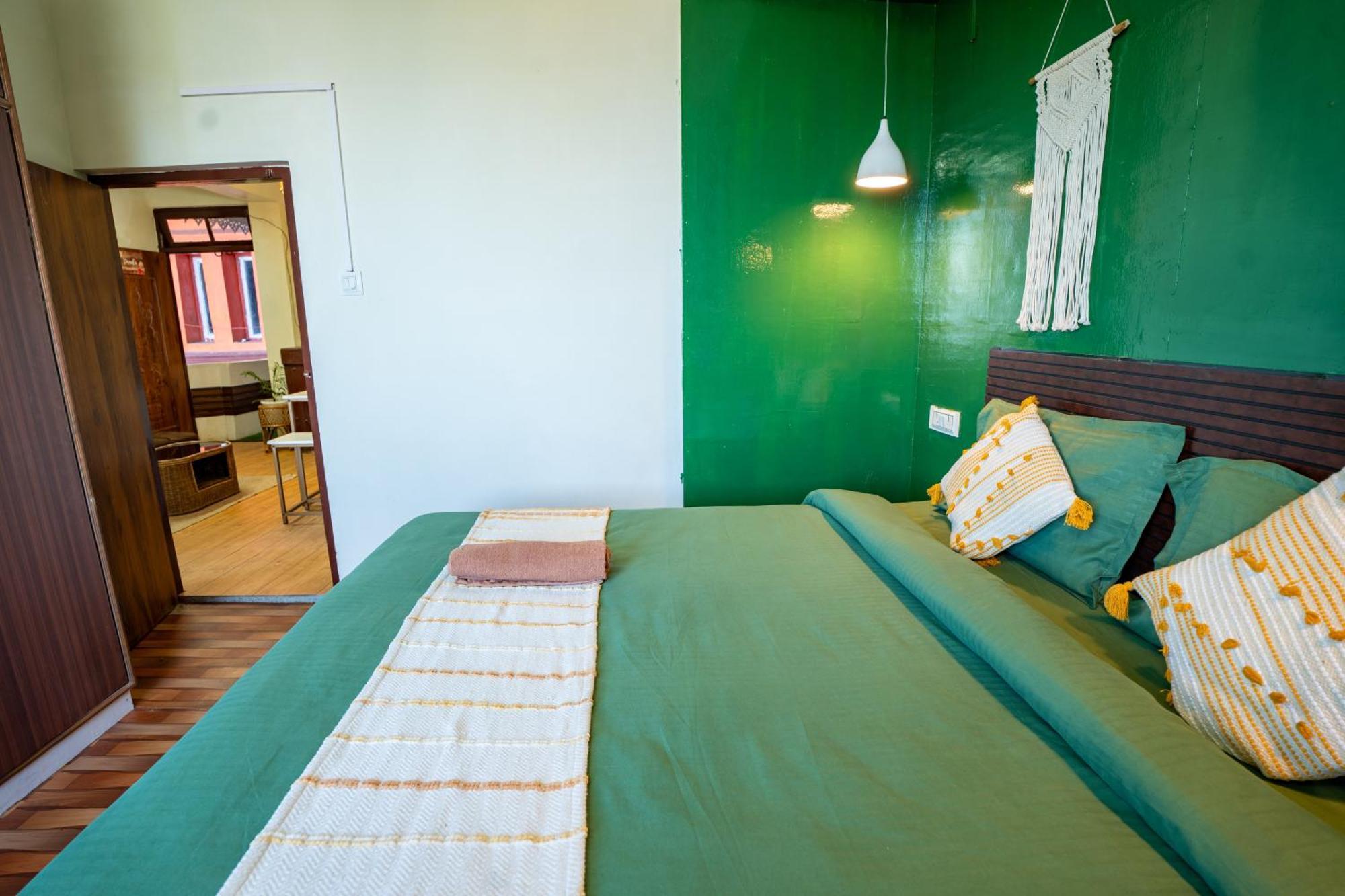 Monratino Himadrie -2 Mins Walk From Mall Road - All Rooms Have Kanchenjunga Mountain View Дарджилинг Экстерьер фото