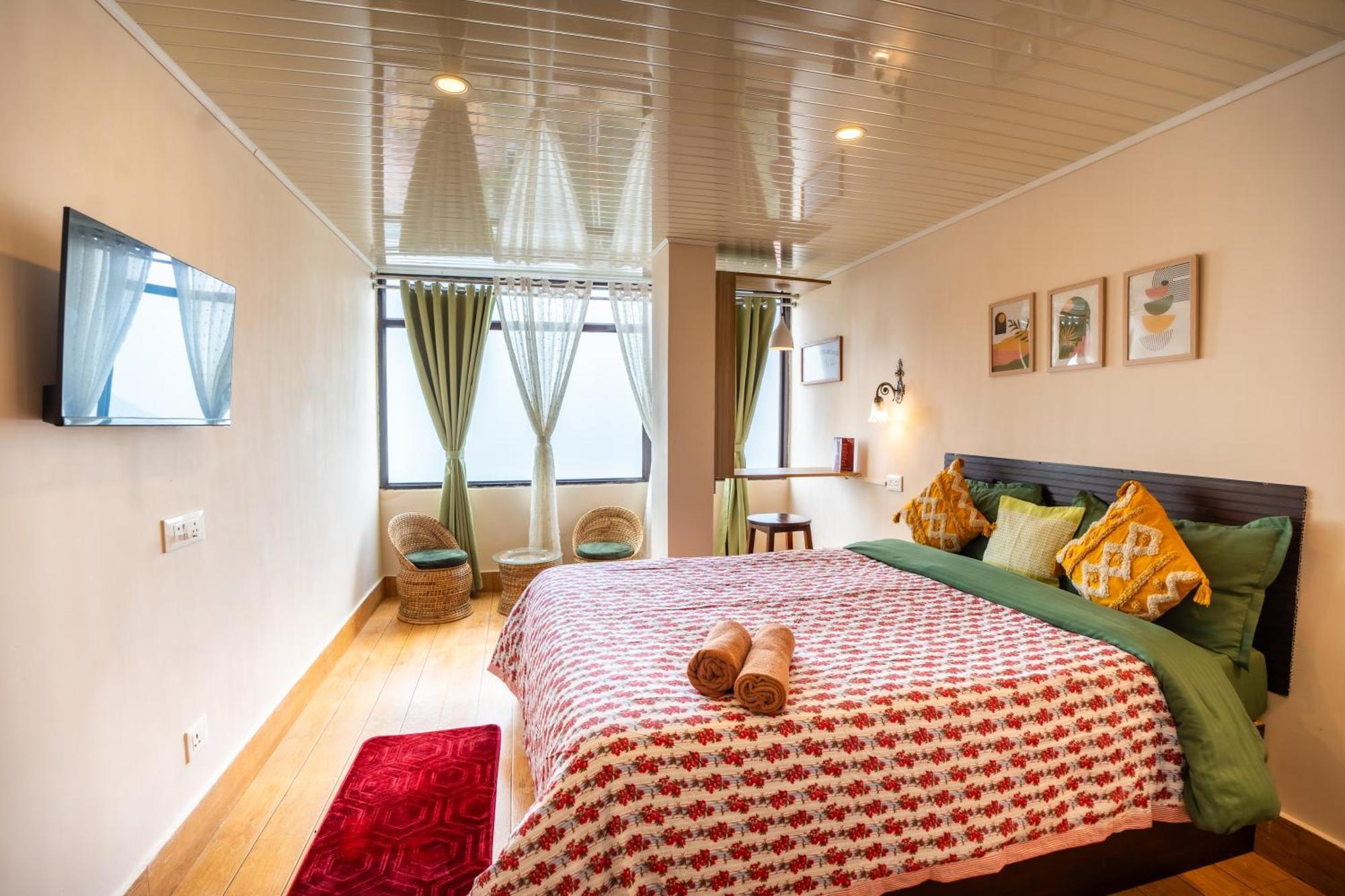 Monratino Himadrie -2 Mins Walk From Mall Road - All Rooms Have Kanchenjunga Mountain View Дарджилинг Экстерьер фото