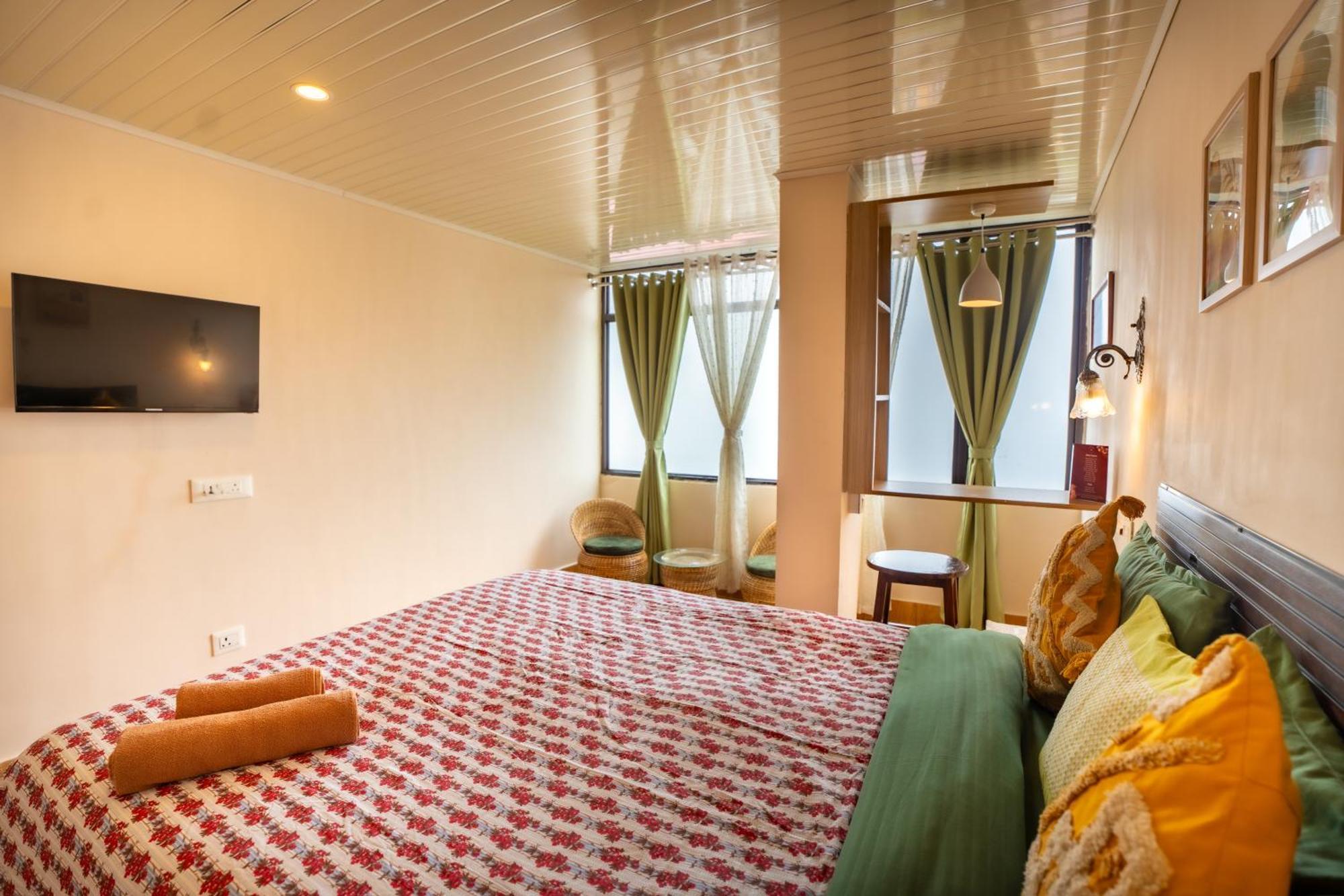Monratino Himadrie -2 Mins Walk From Mall Road - All Rooms Have Kanchenjunga Mountain View Дарджилинг Экстерьер фото